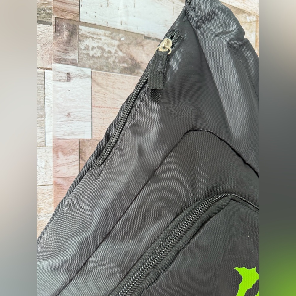 New Monster Energy Drink Drawstring Bag w Black Cap + Keychain - Picture 5 of 13